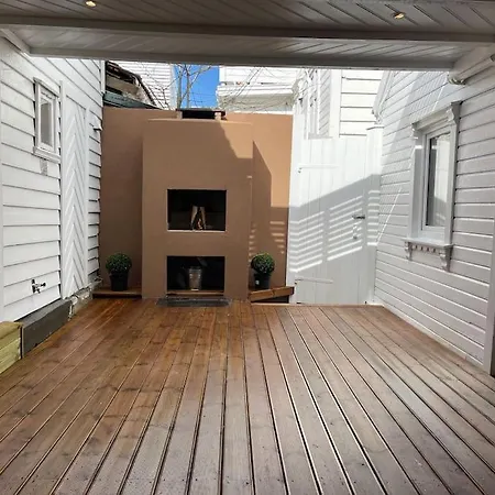 Apartment The Yellow Door
