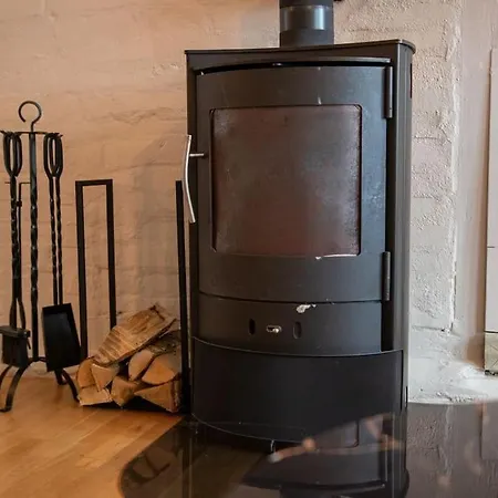 Apartament The Yellow Door *