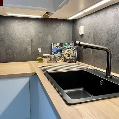 The Yellow Door Apartament *