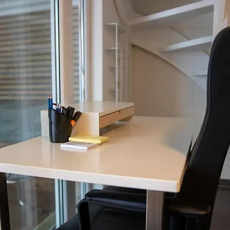 Apartament The Yellow Door