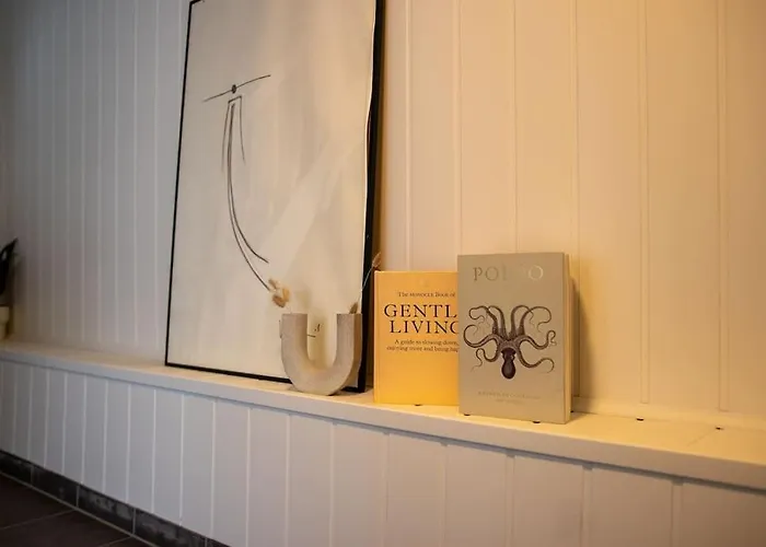 아파트 The Yellow Door 스타방에르